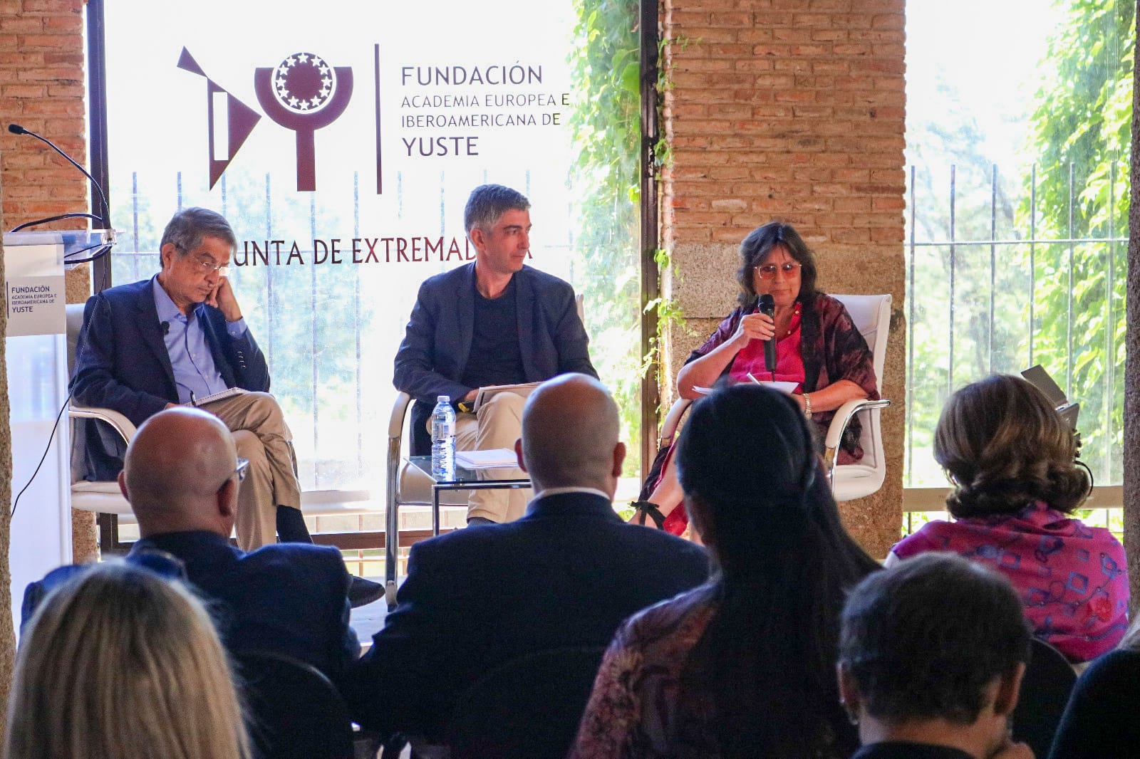 Sergio Ramírez, Javier Rodríguez Marcos y Laura Restrepo en Yuste