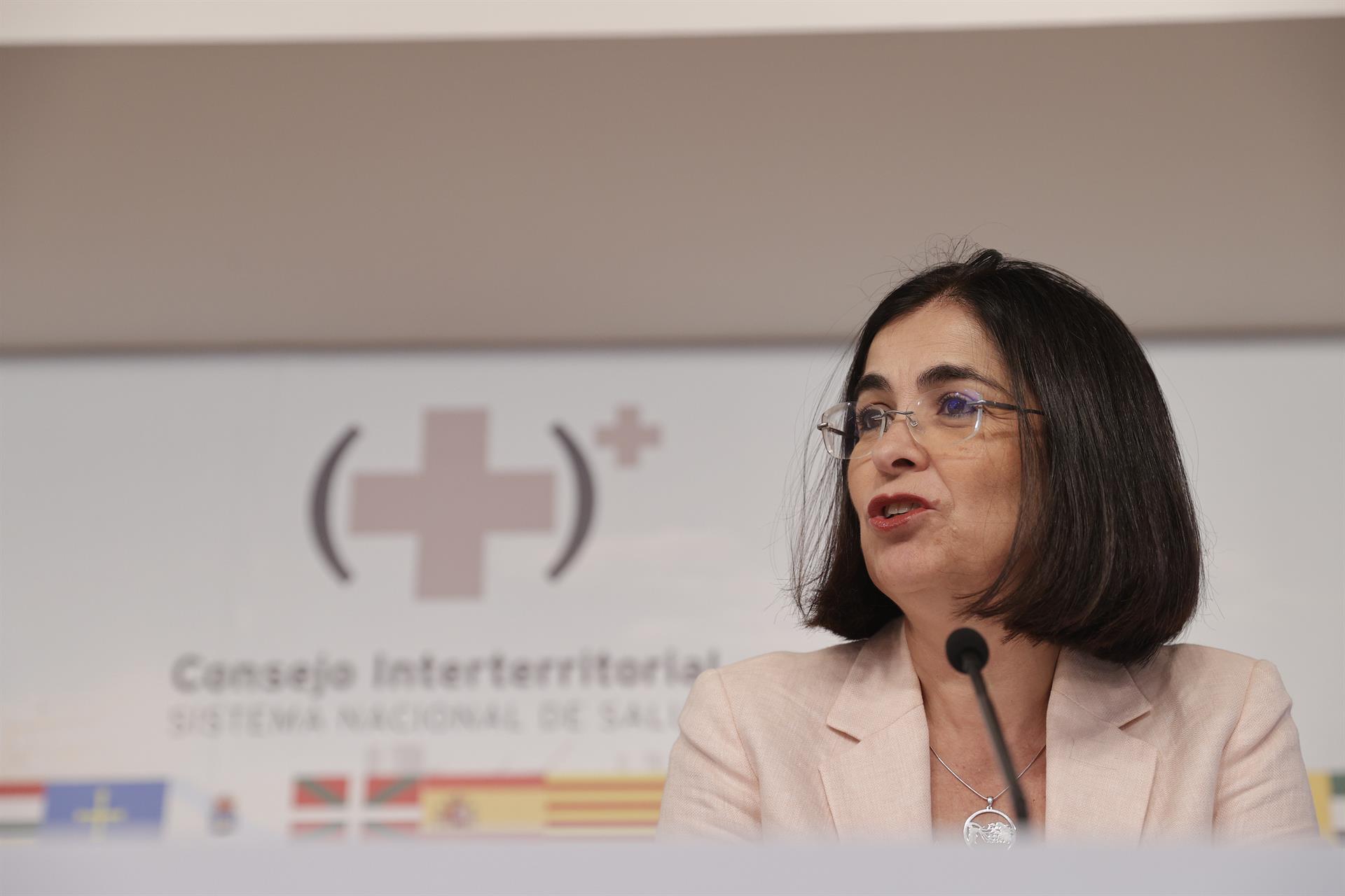 La ministra de Sanidad, Carolina Darias, durante la rueda de prensa tras celebrarse el Consejo Interterritorial de Salud, que ha reúnido este miércoles en València a Sanidad y comunidades autónomas, analizando la evolución de la pandemia de covid, la situación epidemiológica de la viruela del mono, así como la aplicación del plan de salud bucodental aprobado por el Consejo de Ministros y que dará cobertura a siete millones de personas.