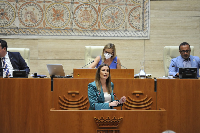 Lara Garlitos, durante su intervención en el Debate sobre el Estado de la Región
