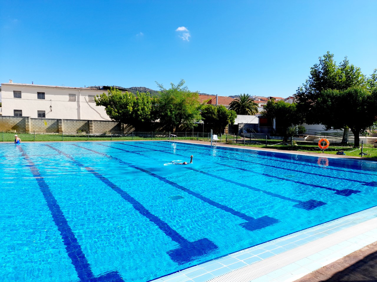 Piscina municipal de Deleitosa