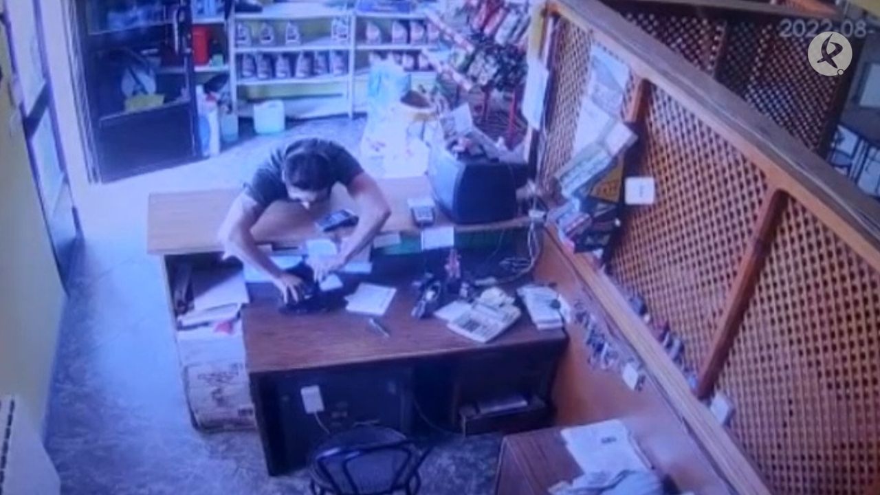 Imágenes de la cámara de seguridad de la gasolinera de Castañar de Ibor