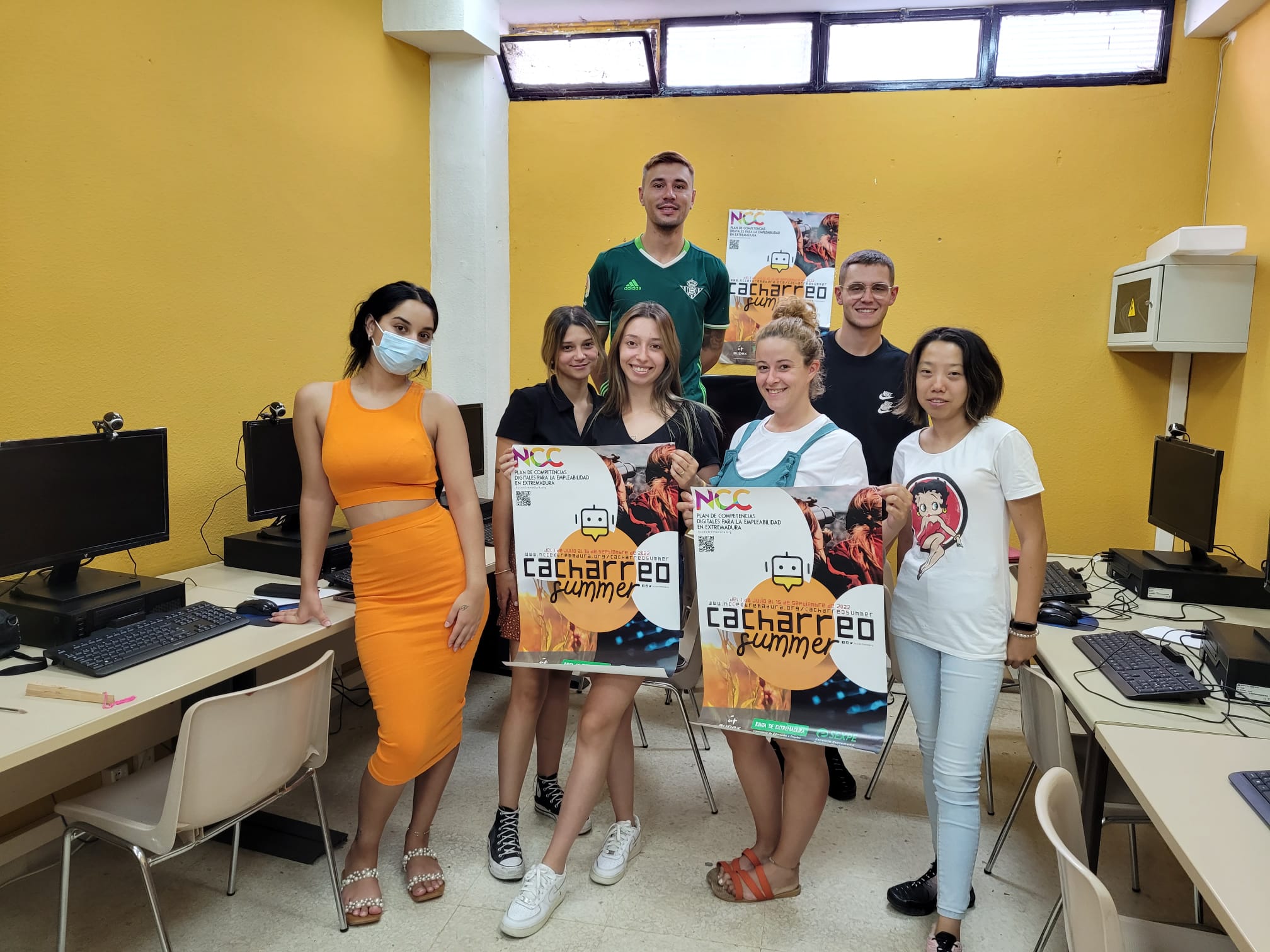 Grupo de jóvenes en el NCC de Torrejoncillo