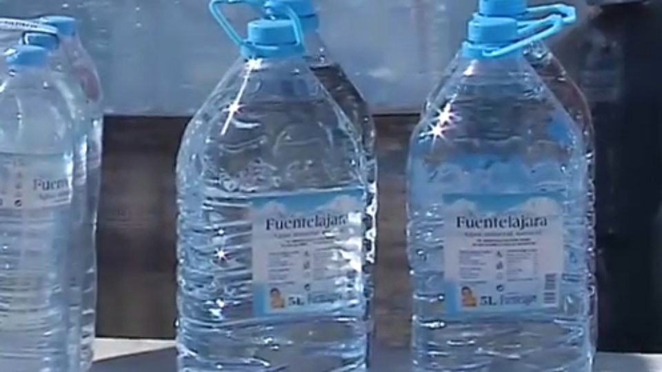 Agua embotellada