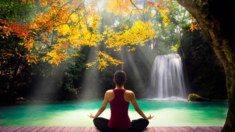Mujer meditando