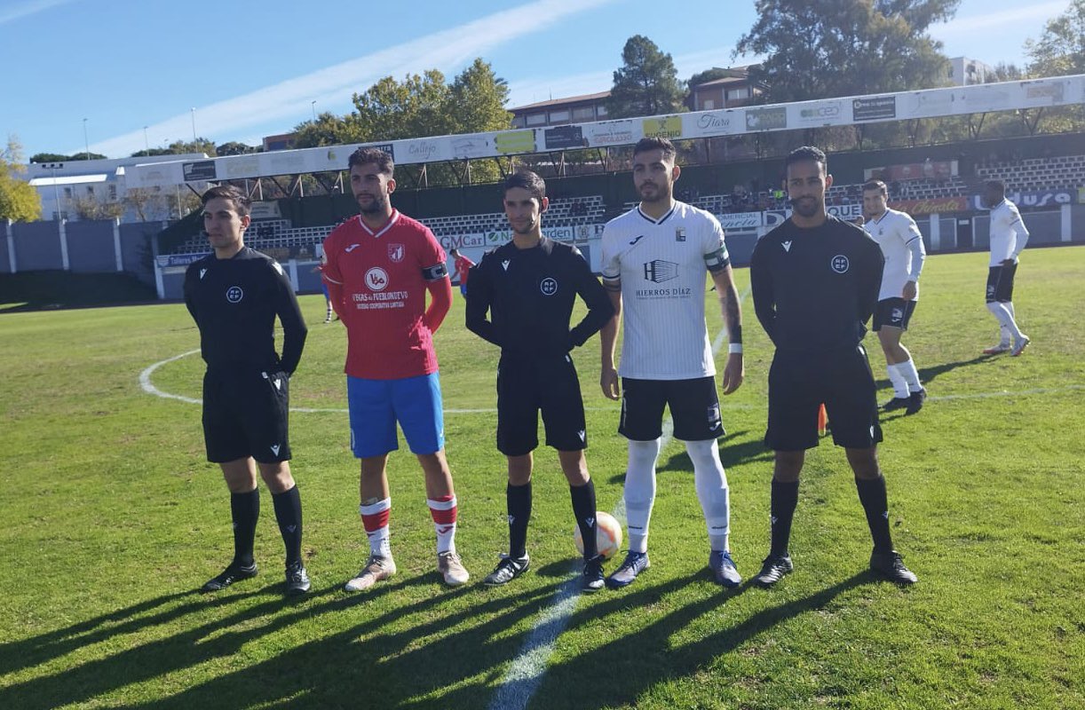 Foto protocolaria antes del UPP-Pueblonuevo del pasado domingo.