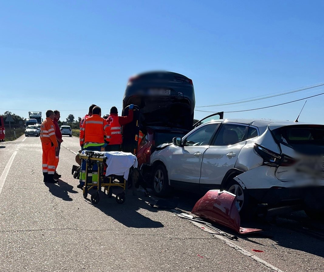Accidente de tráfico múltiple ermita de Botoa