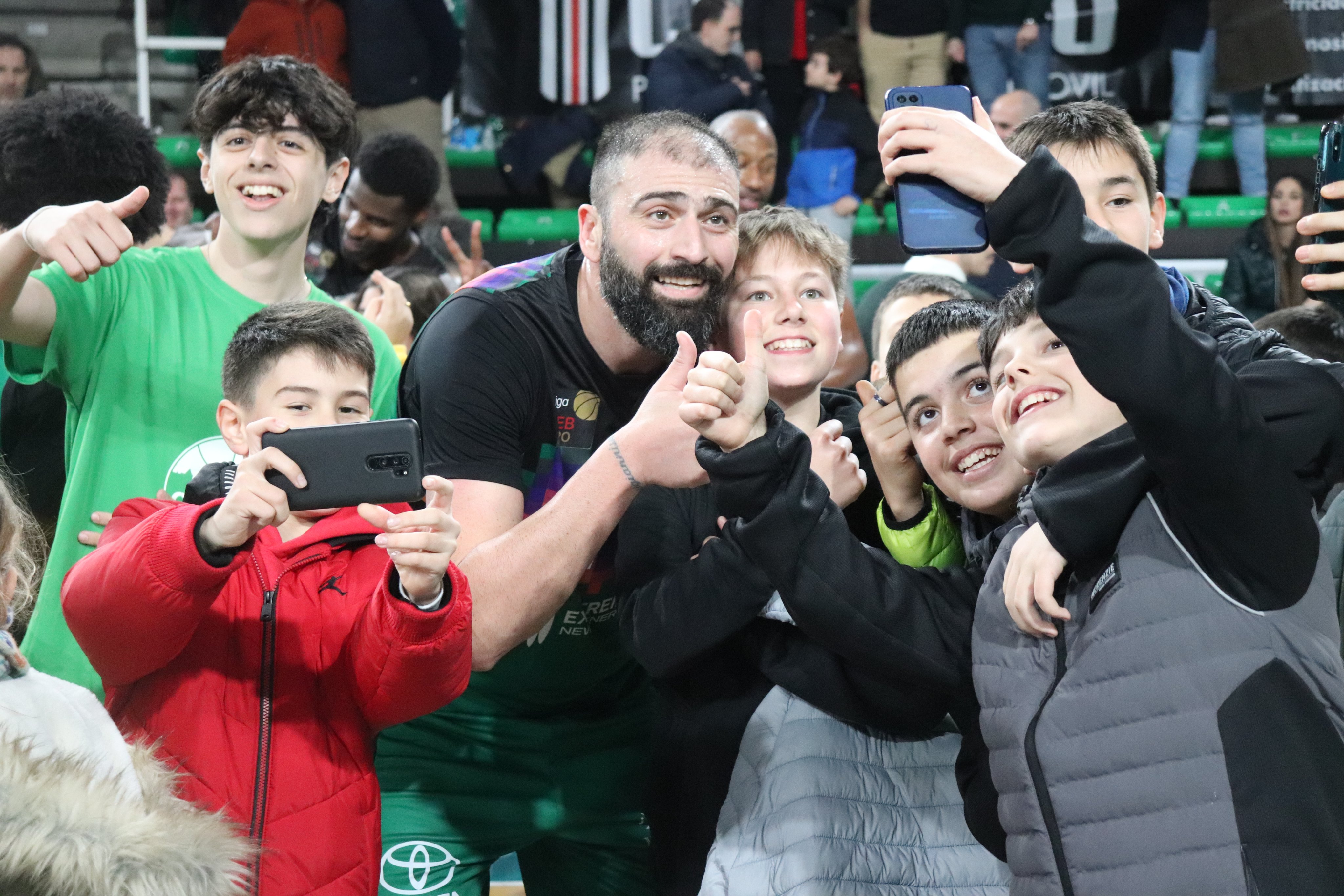 Vasileiadis tras su debut en el Multiusos con el Cáceres Basket.