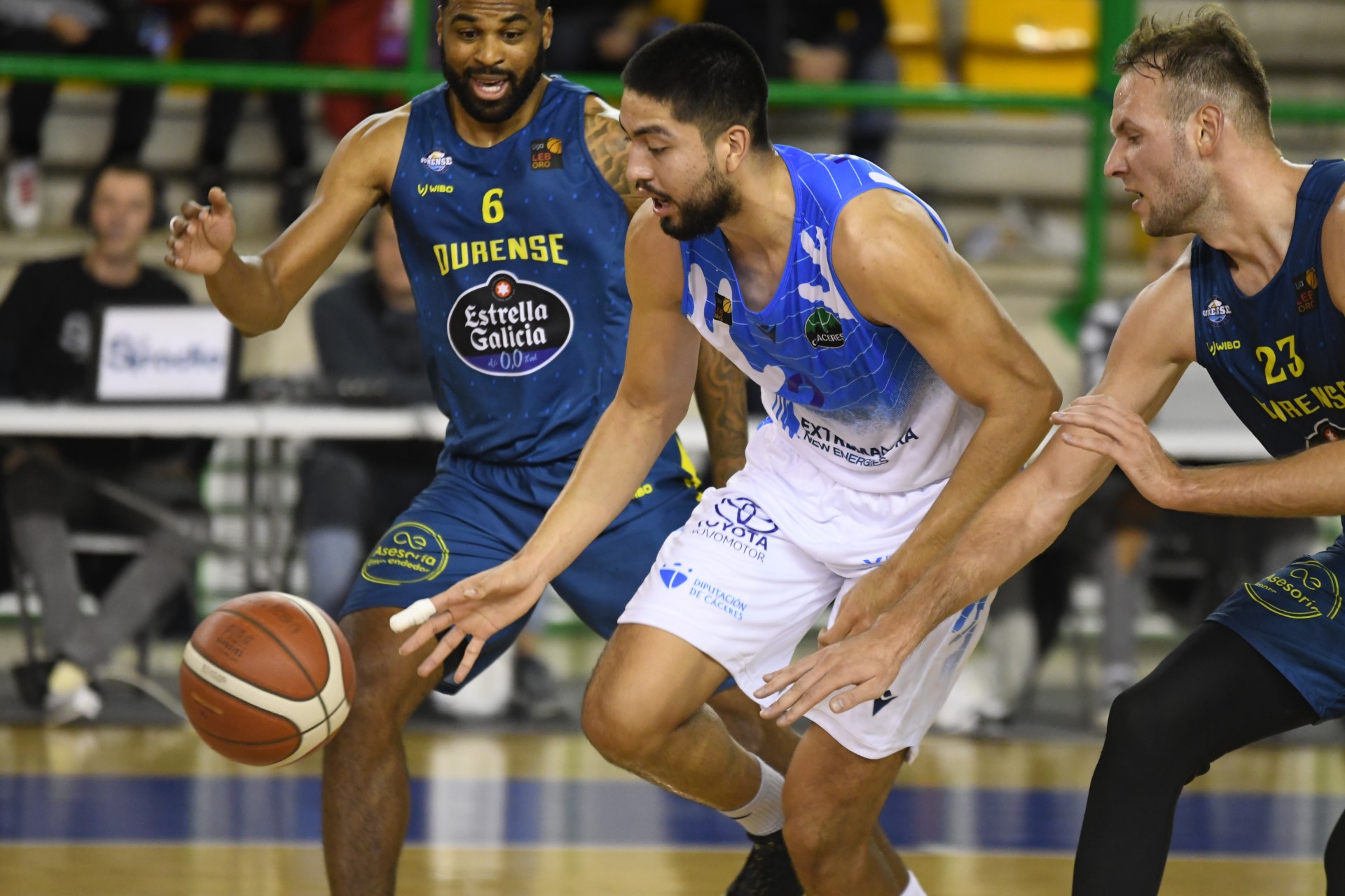 Duelo entre Ourense y Cáceres