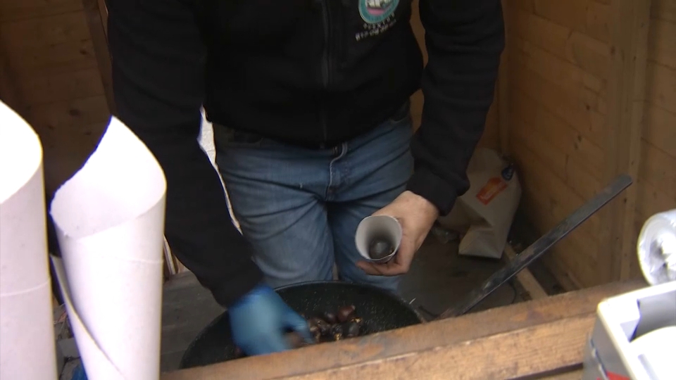 Los castañeros toman las calles de la región