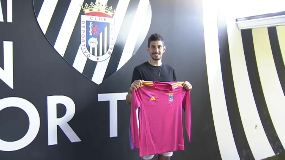 Óscar Santiago en su presentación con el Badajoz