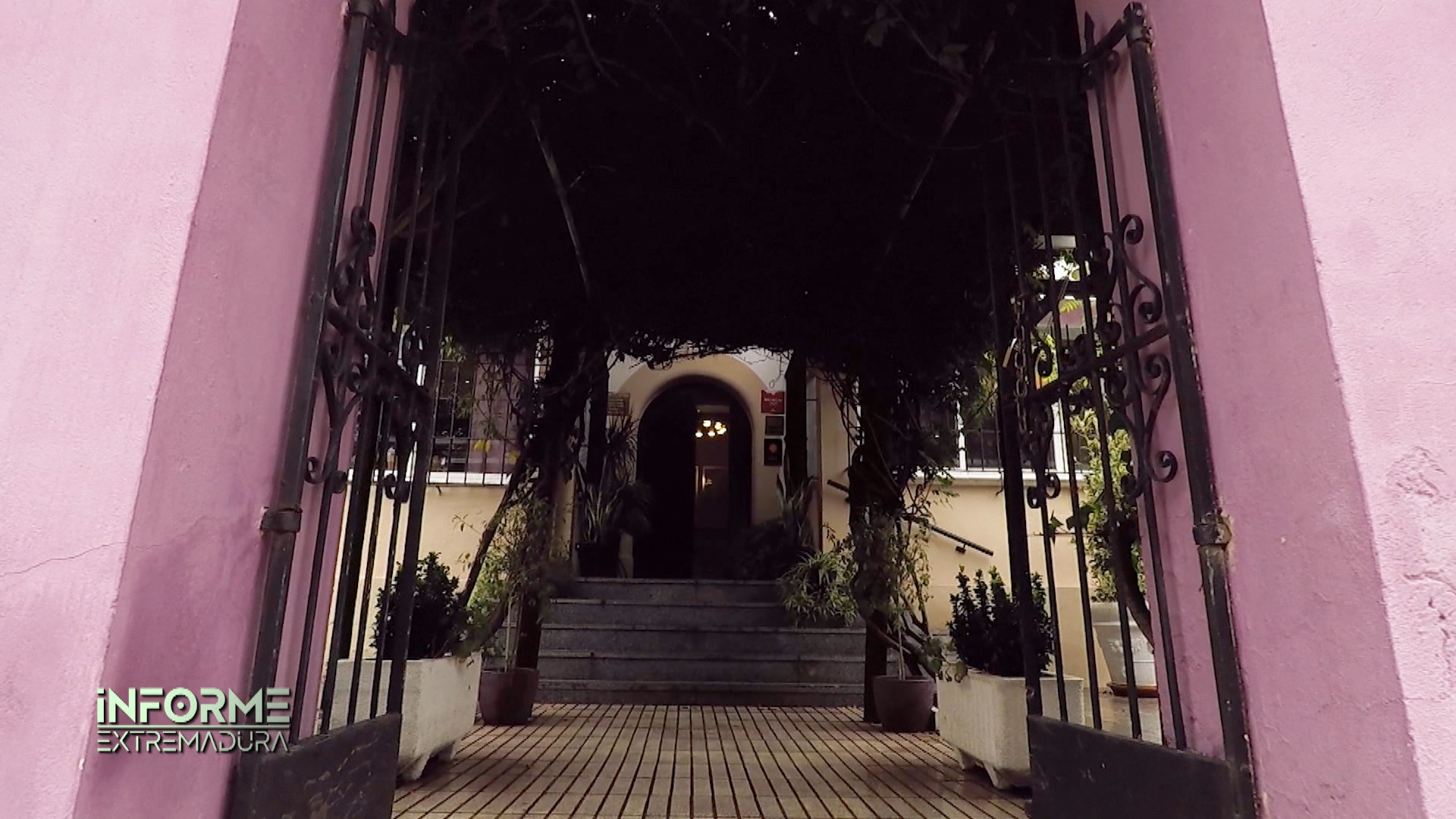 entrada de Lugaris en Badajoz