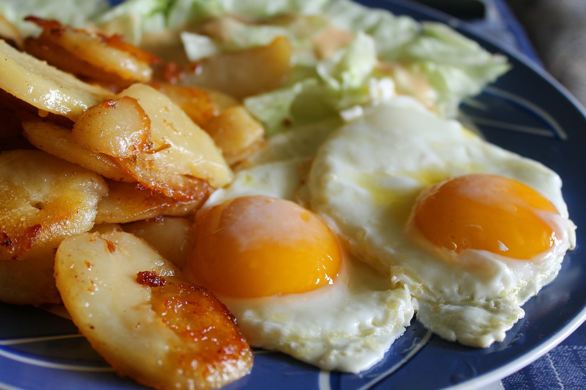 Huevos fritos con patatas