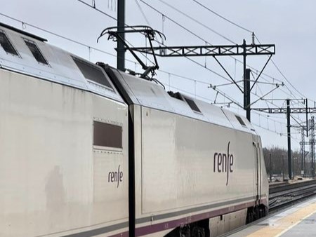 Primer servicio comercial de un tren con tracción eléctrica en Extremadura