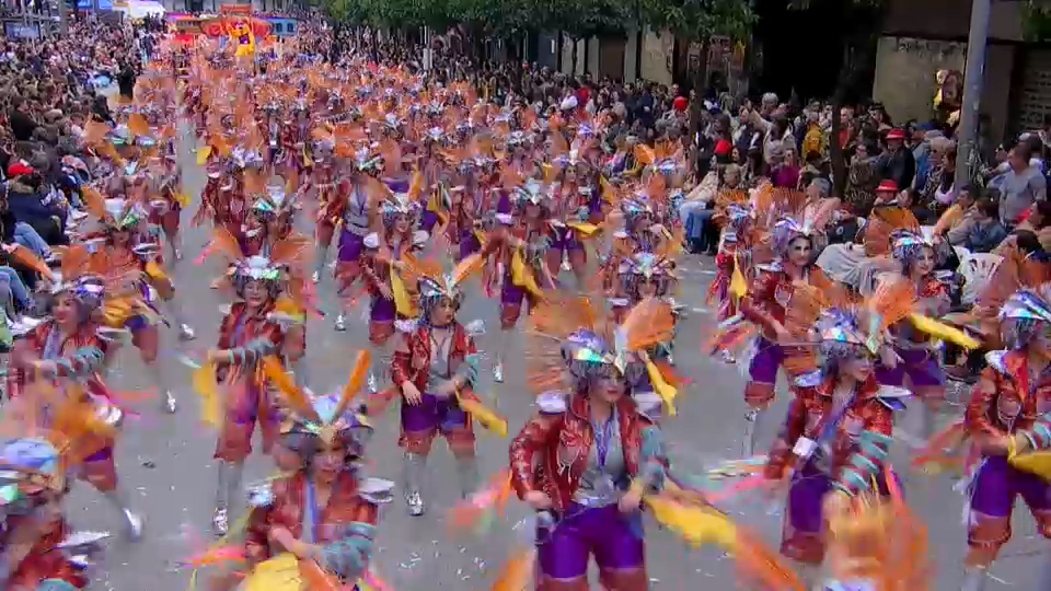 La comparsa Los Pirulfos este año dedican su trja el festival Elrow