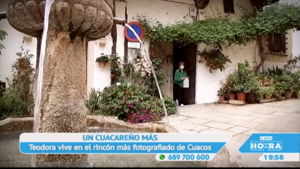 Teodora vive en uno de los rincones más fotografiados de Cuacos de Yuste