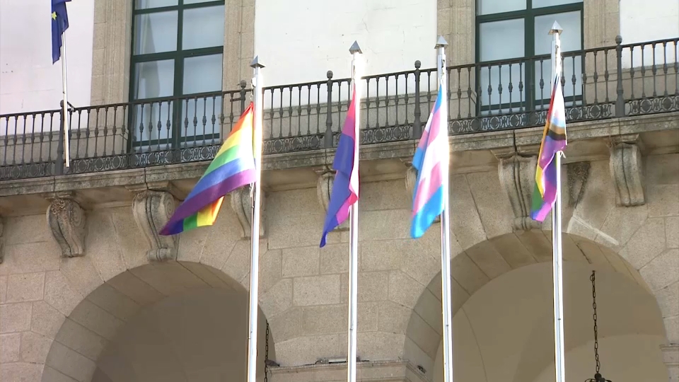 Retiran sin autorización las banderas LGBTI del ayuntamiento cacereño