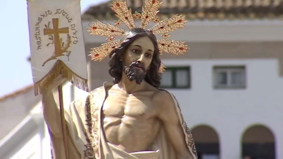 El encuentro del Cristo Resucitado y Nuestra Señora de la Alegría cierran la Pasión de Cáceres