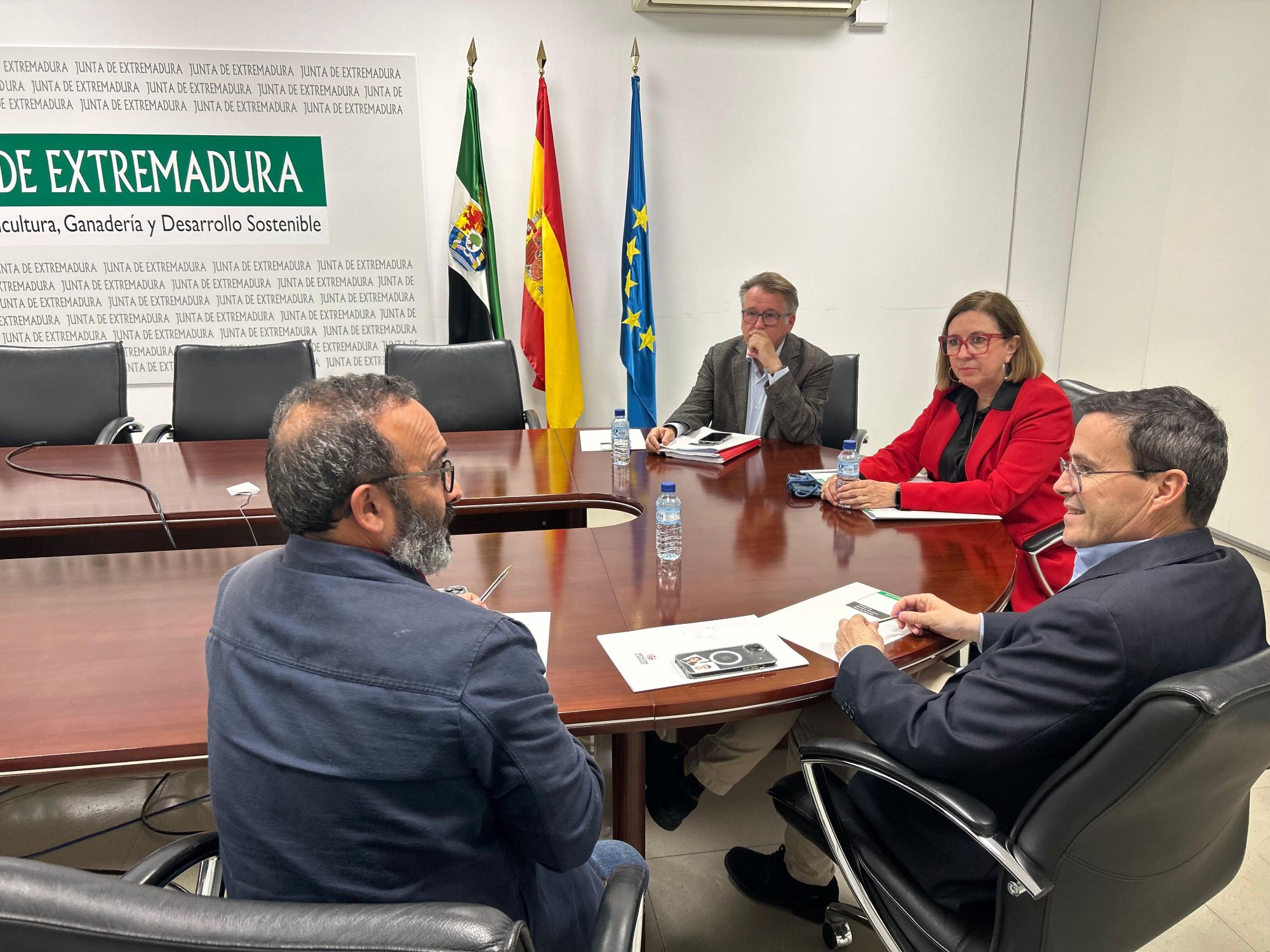 Las diputaciones de Cáceres y Badajoz piden a la Junta nuevas vías de financiación externa para ejecutar el Plan Depura