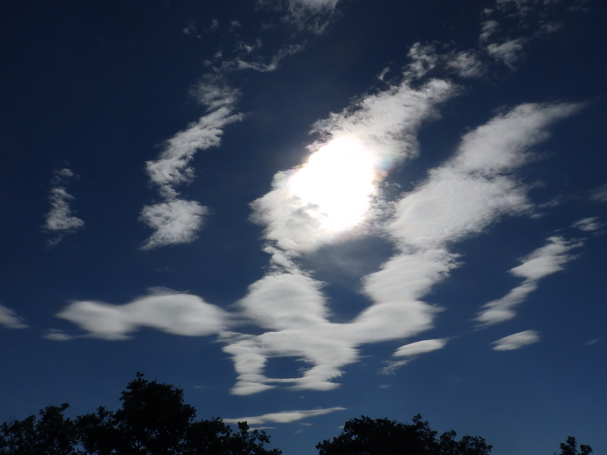 Nubes de tipo altocúmulo lenticular en la Sierra de Gata. Imagen de José Ramos. 