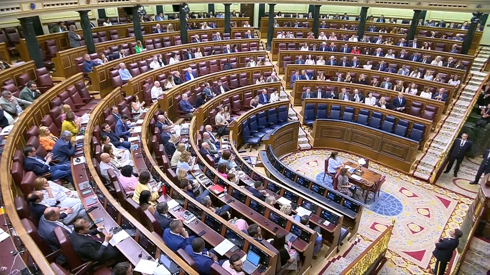 Los grupos políticos afean a Sanchez que no comparezca hasta el 9 de julio