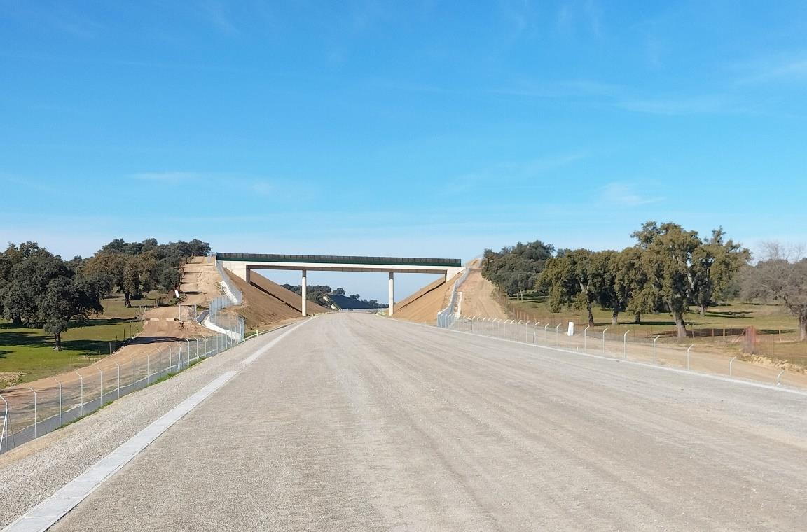 El Gobierno licita por 33 millones la base para el montaje de vía del tramo de alta velocidad Talayuela-Plasencia