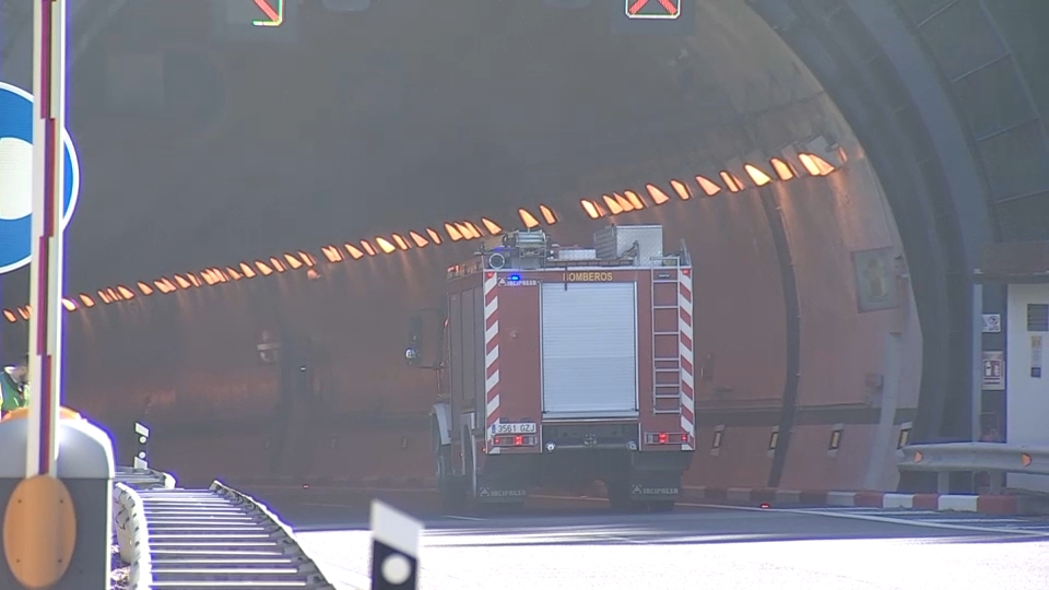 Tres heridos en un accidente en el interior del túnel de Miravete