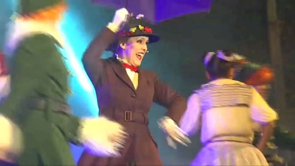 Mary Poppins inaugura la Navidad en Don Benito