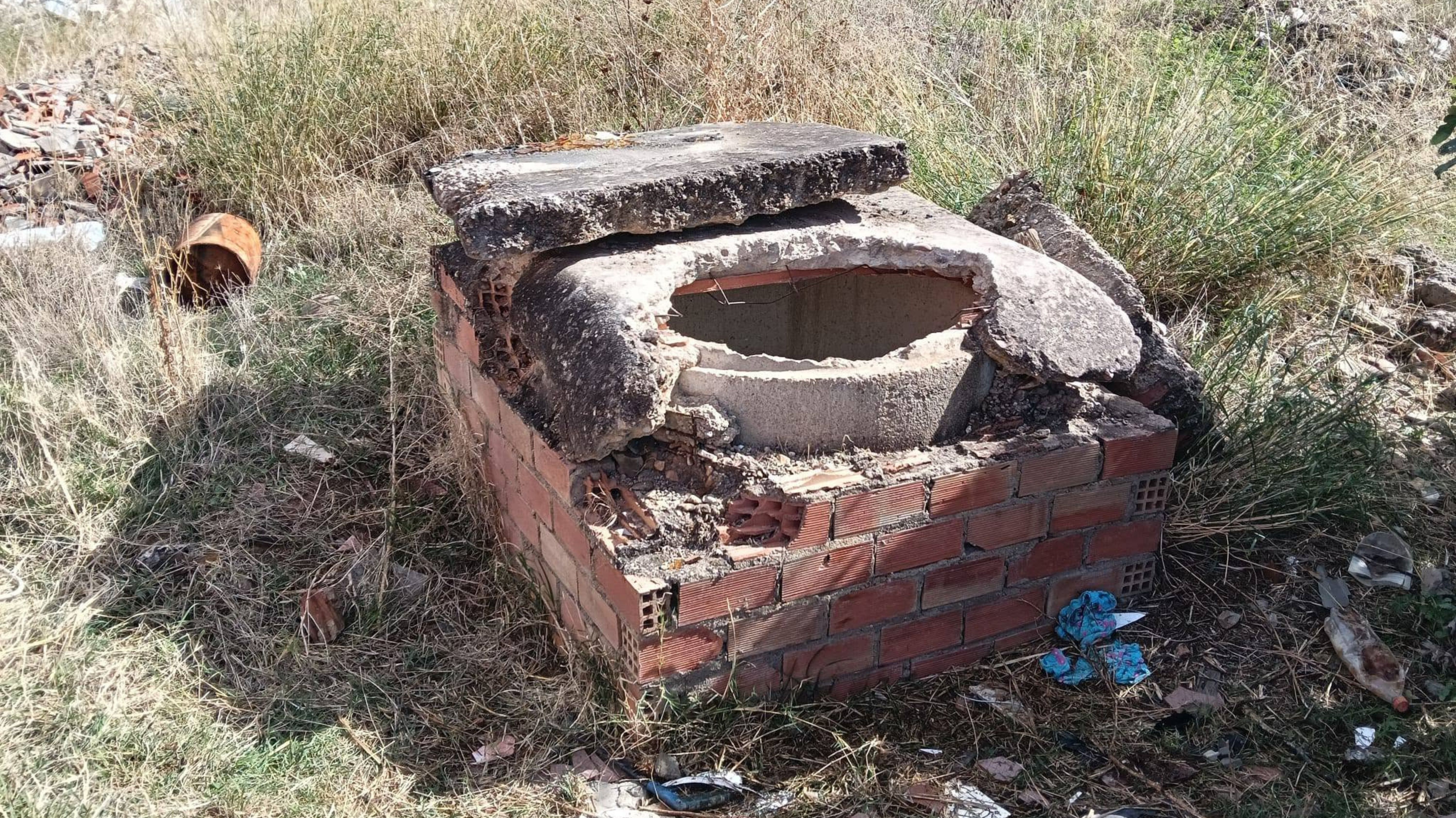 El pozo en el que se encontró al animal