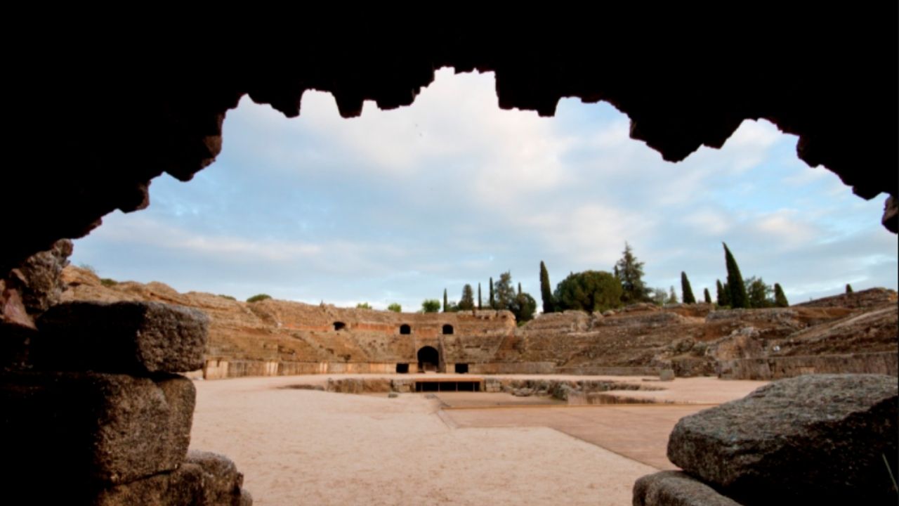 Acceso al Anfiteatro Romano de Mérida
