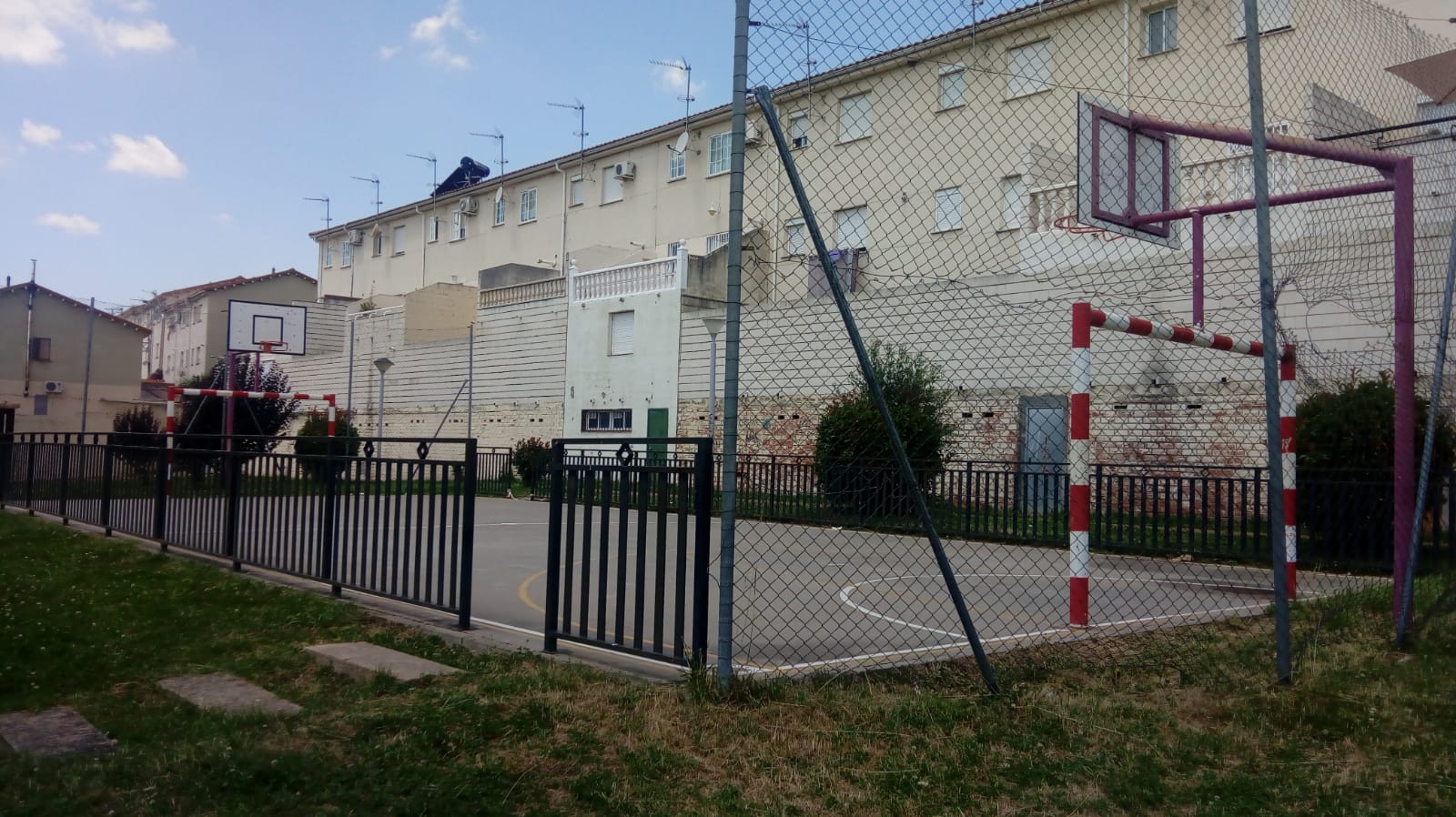 Pista deportiva en Plasencia.