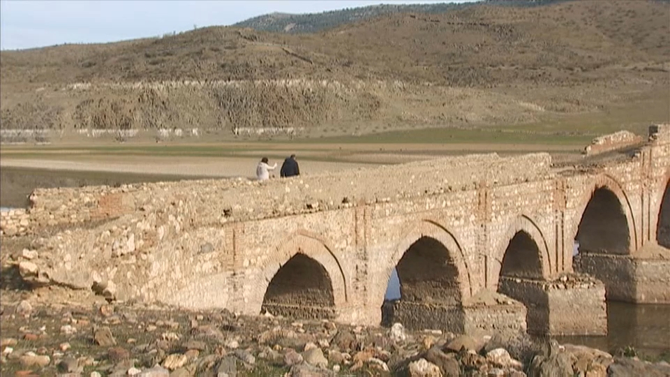 Imagen de parte de los daños sufridos por el puente