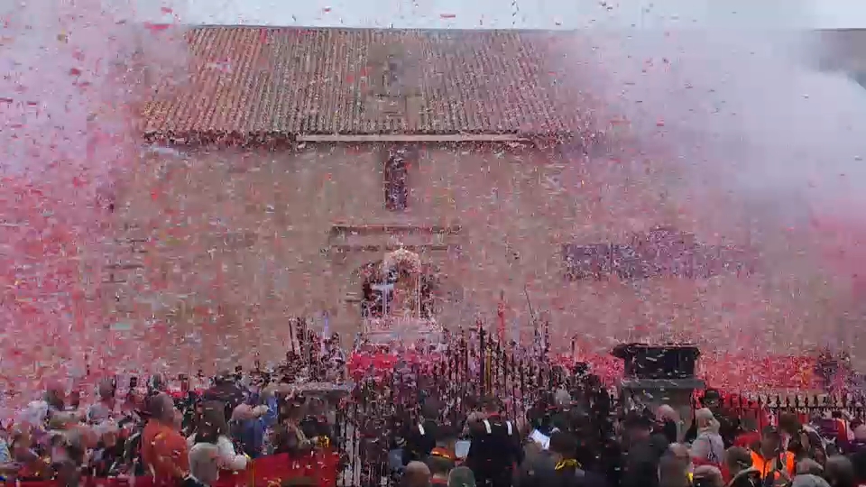 Petalada en honor de Santa Eulalia