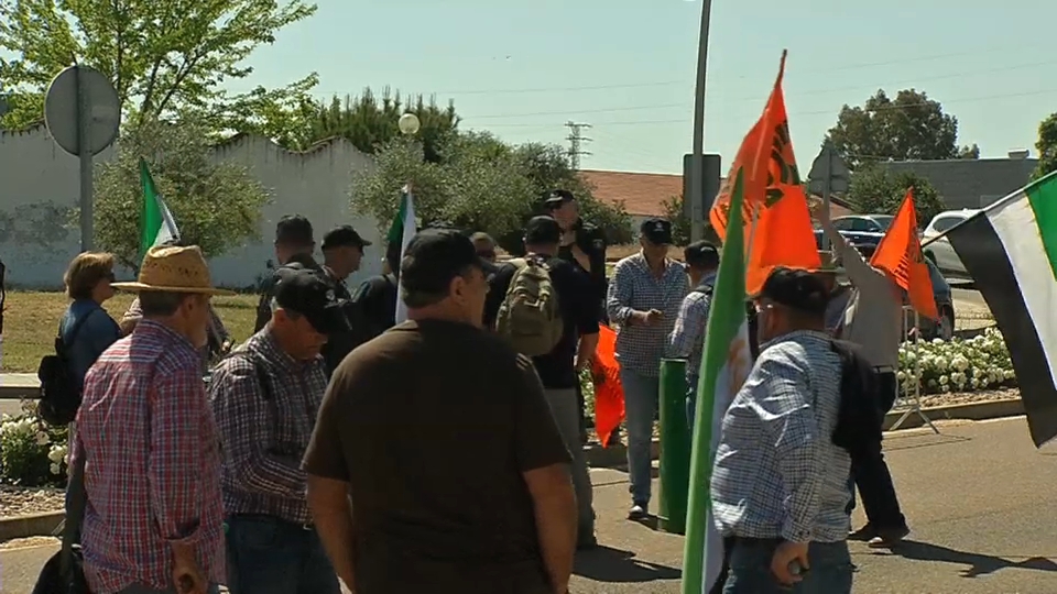 Protestas frente a la Consejería de Agricultura