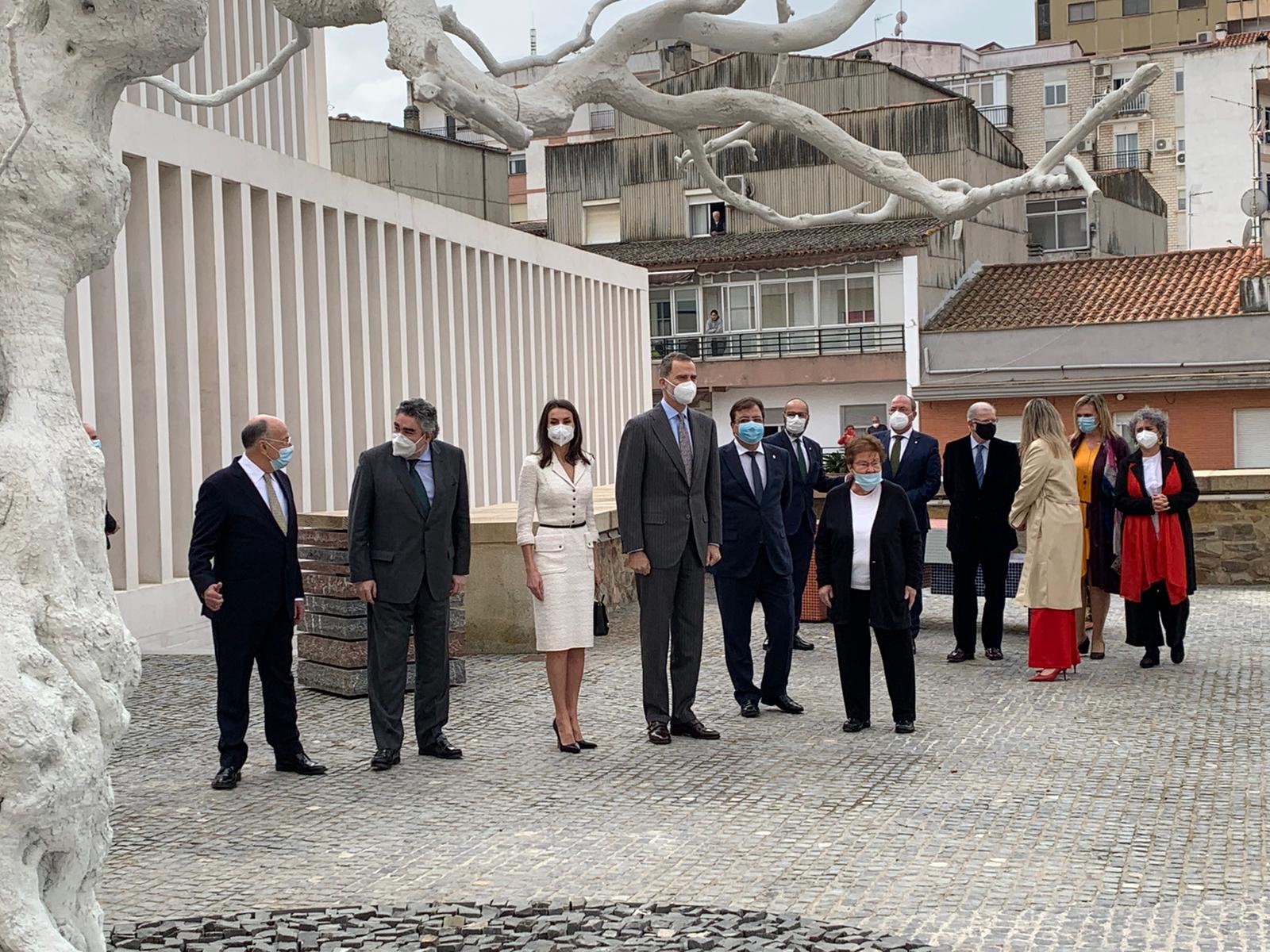 Personalidades presentes en el acto de inauguración