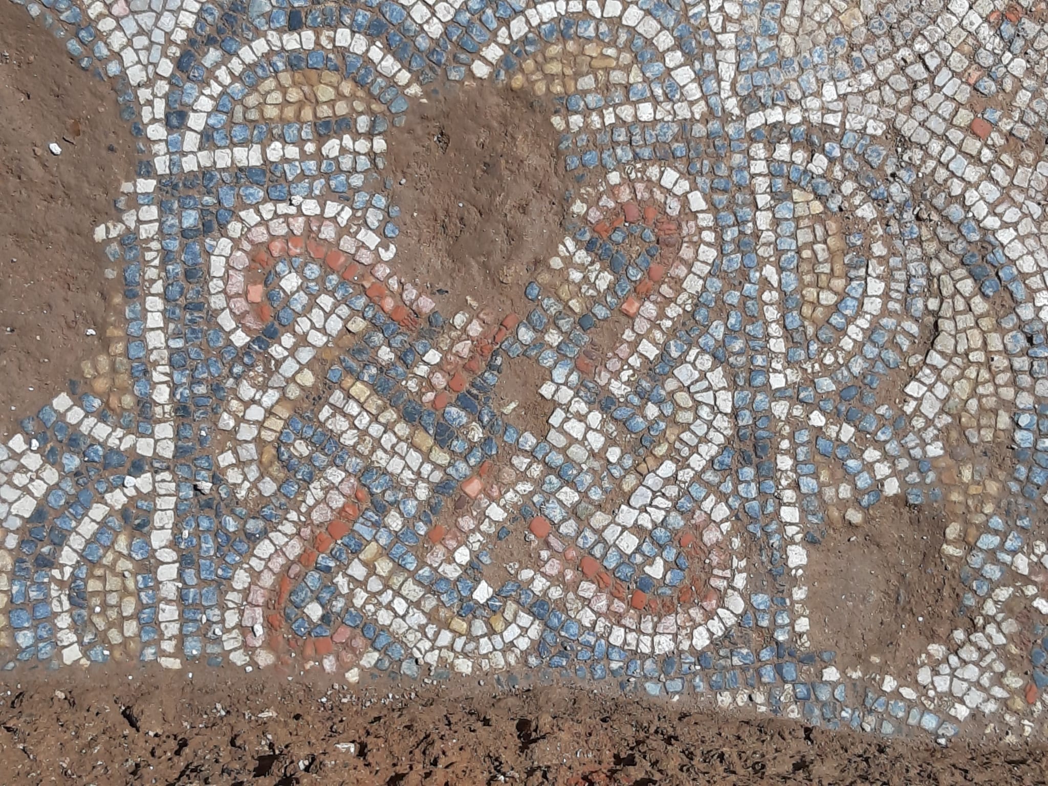 Fragmento del mosaico policromado