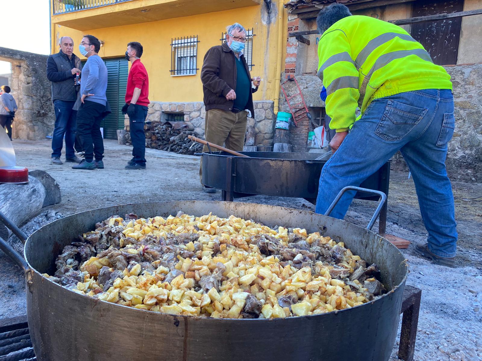 Degustación gastronómica en la Fiesta del Cabrito