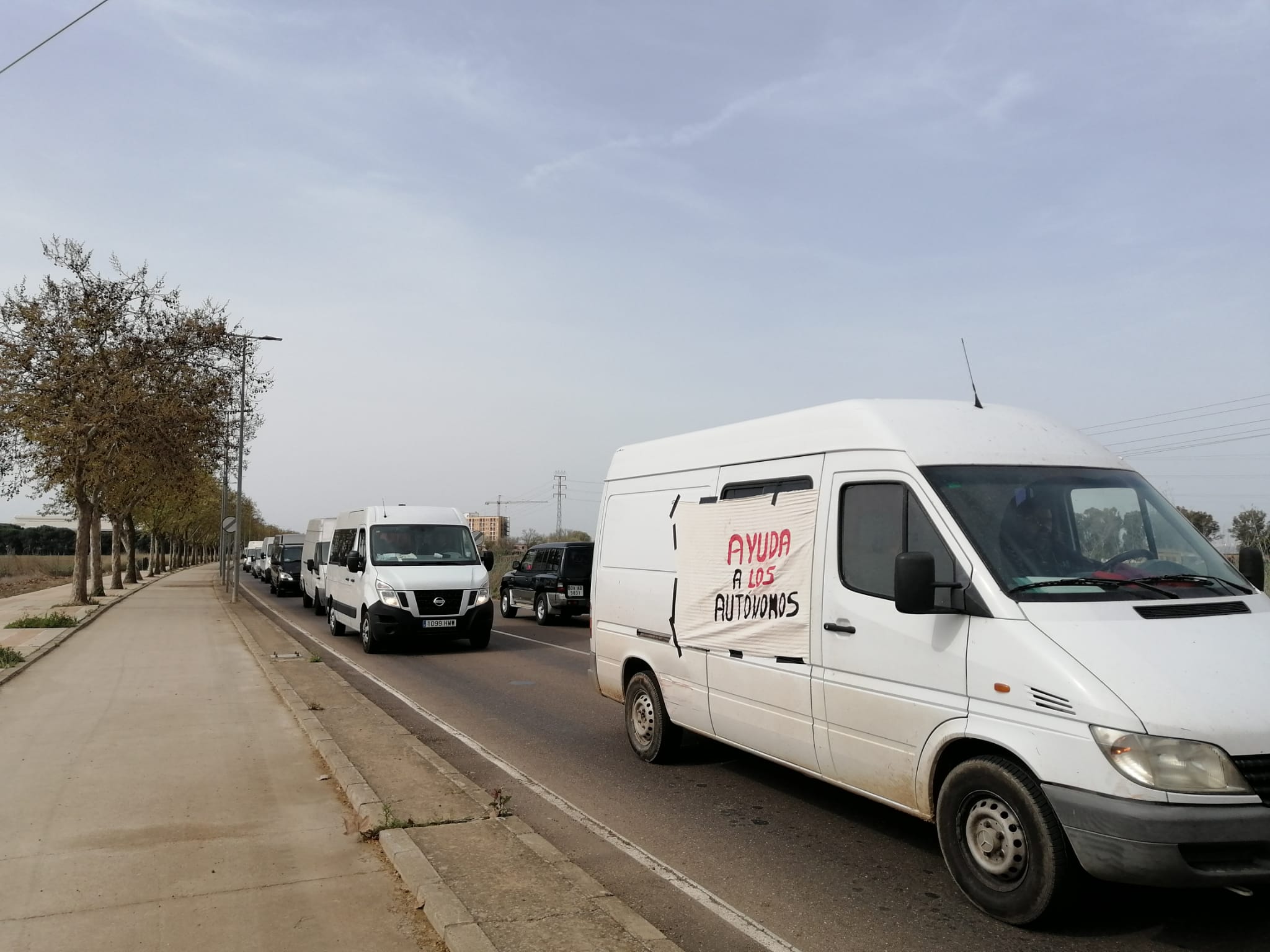 Vehículos participantes en la marcha lenta