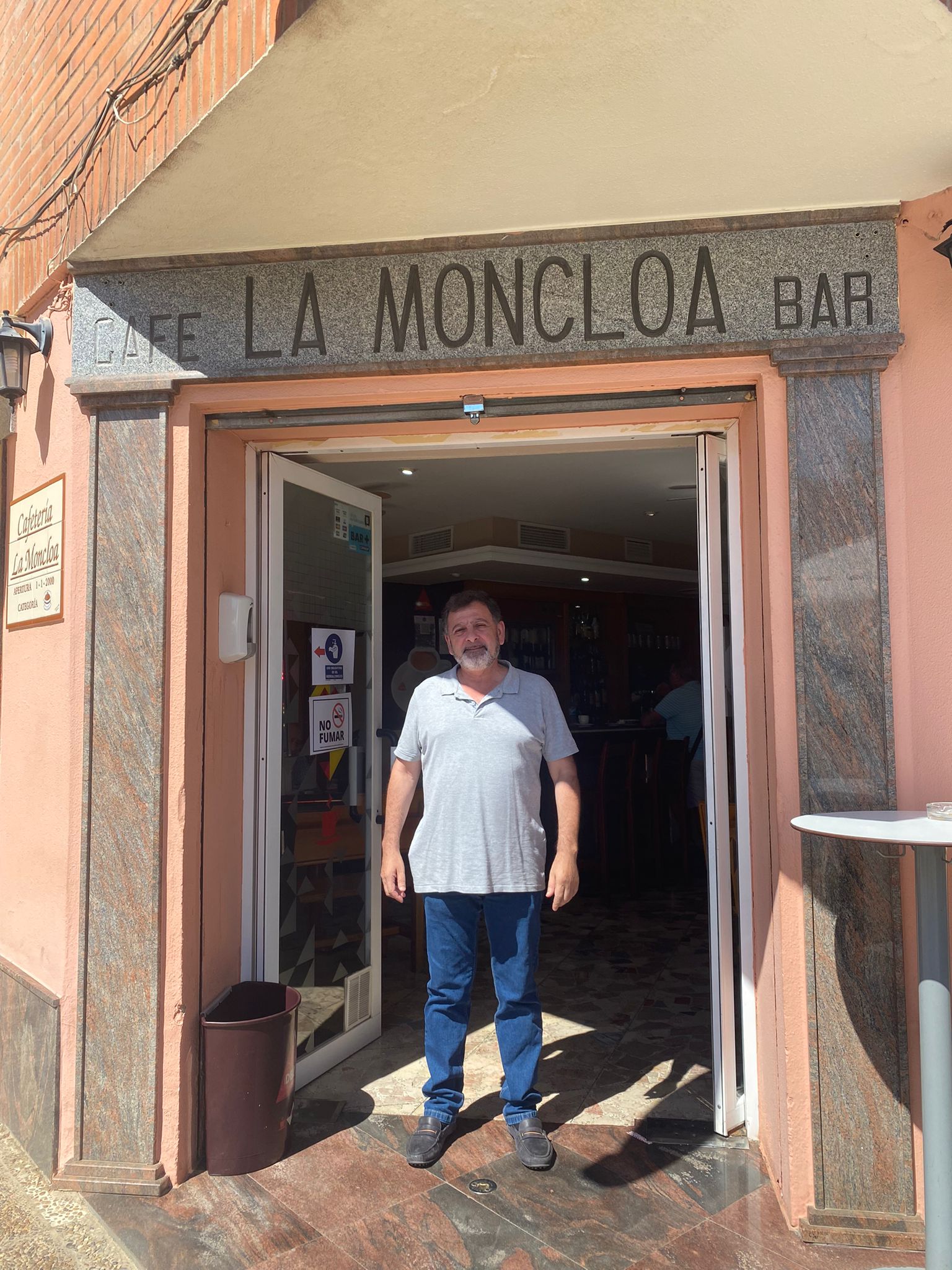 Vicente Pinilla, dueño del bar La Moncloa.