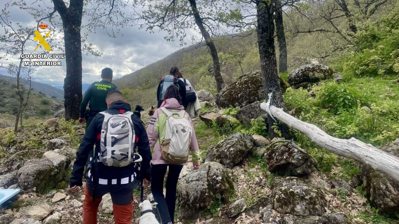 La Guardia Civil ha rescatado a cuatro senderistas, que se han desorientado en la Garganta de los Infiernos