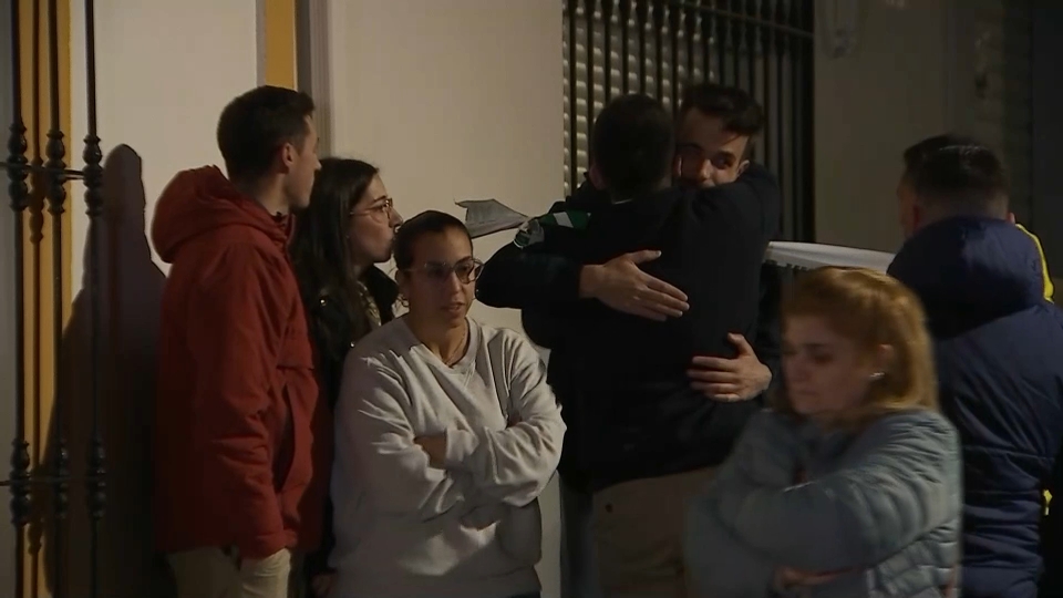 La familia de Francisca Cadenas con vecinos y amigos