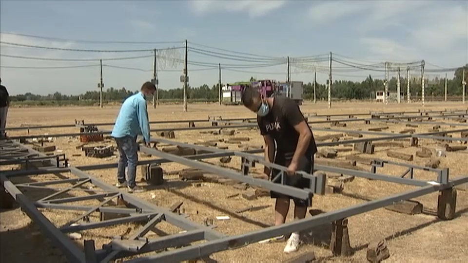 Feriantes trabajando en Caya.