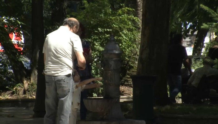 Los niños y las personas mayores son un colectivo de riesgo ante episodios de altas temperaturas.