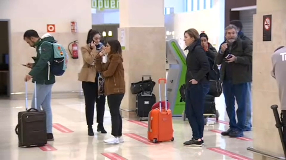Cancelan dos vuelos en Badajoz por niebla