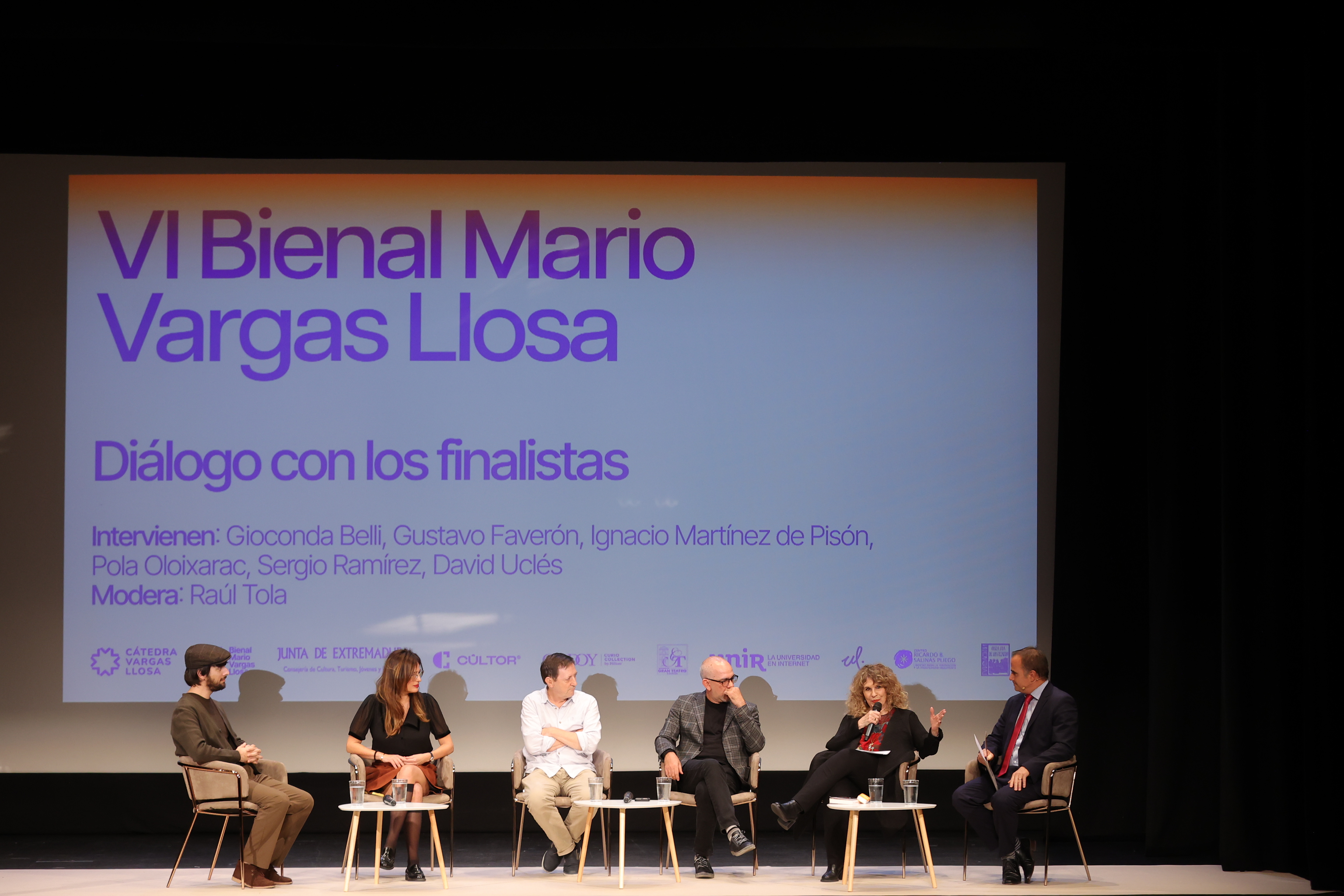 charla finalistas vargas llosa