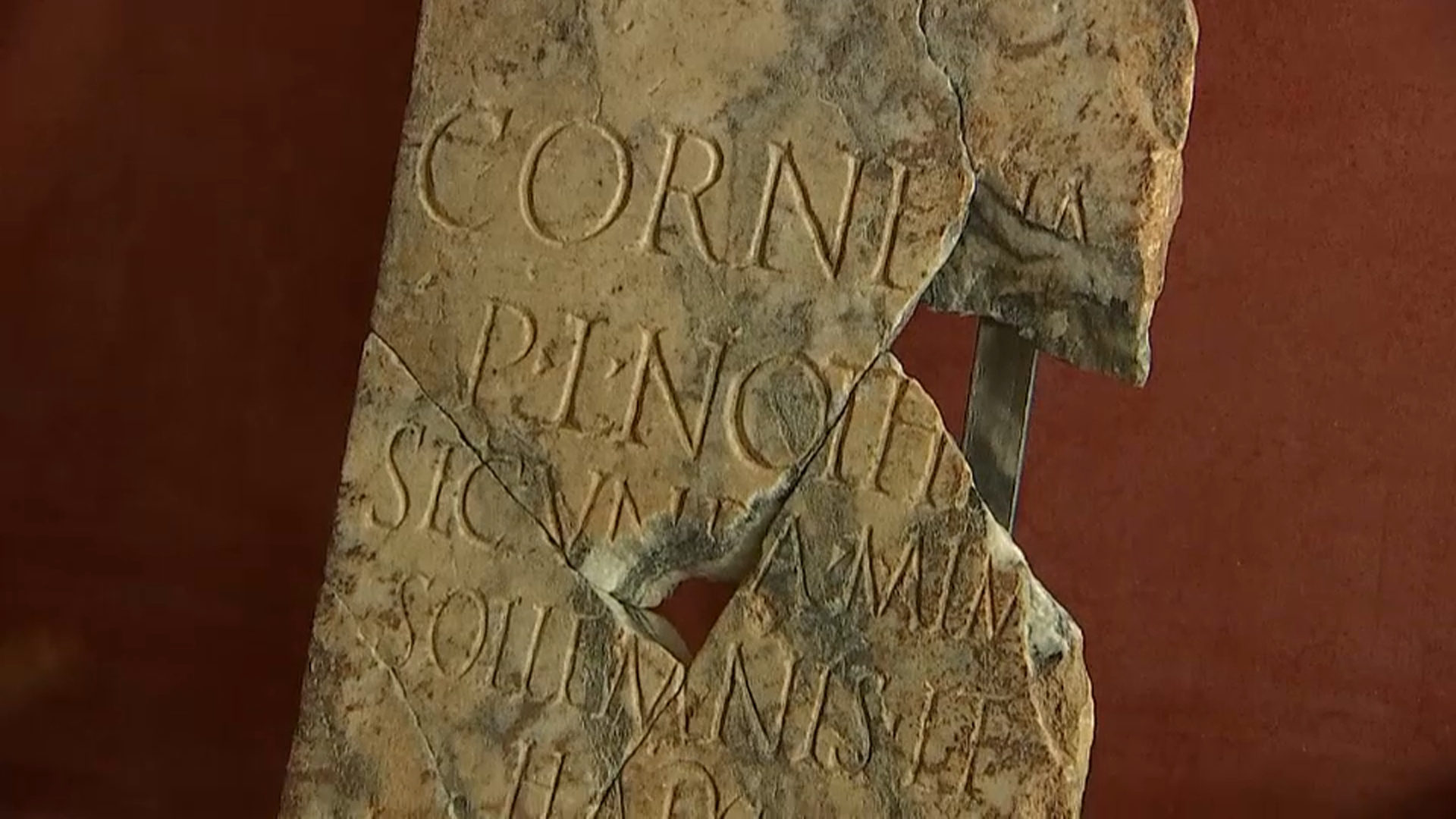 Cornelia Nothis fue una secunda mima emeritense, como atestigua su lápida, que está en el MNAR