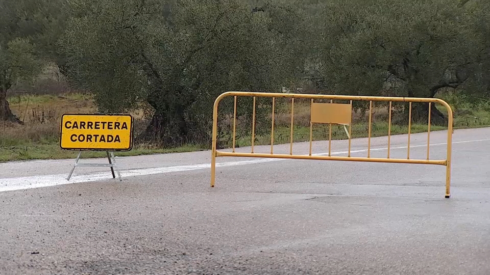 Cinco carreteras de la Diputación de Badajoz continúan cerradas 