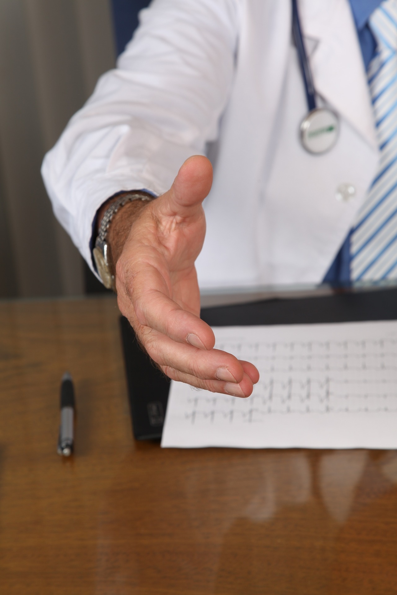 Médico en consulta