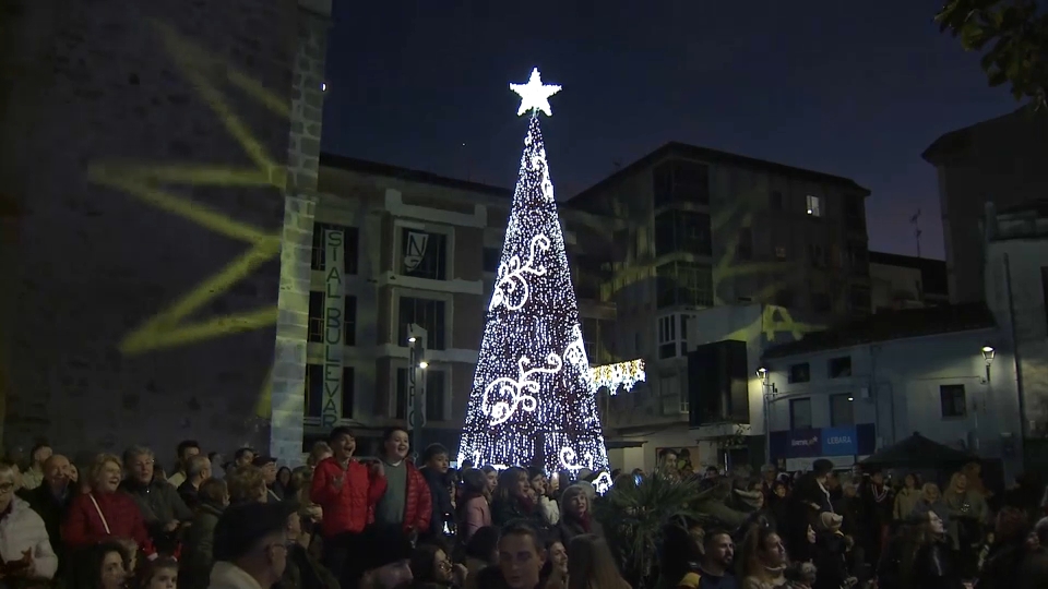 Encendido navideño en muchas de las localidaddes de la región