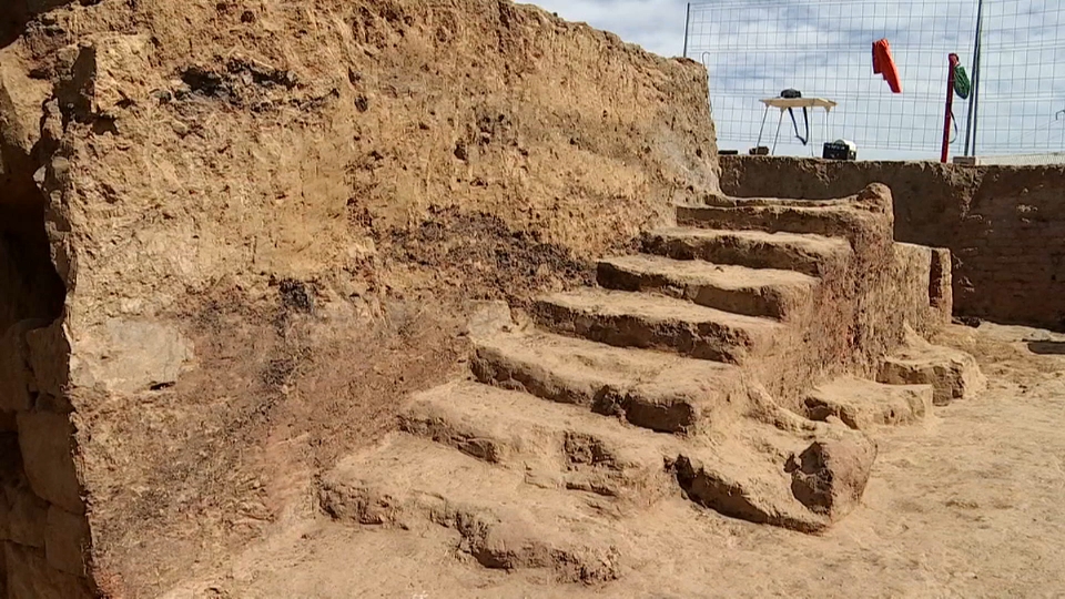 Nueva escalera descubierta en el Turuñuelo