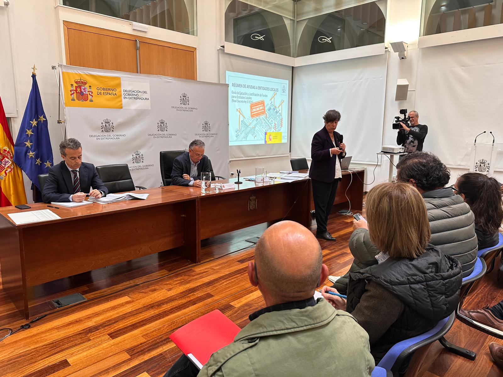 Reunión José Luis Quintana con los municipios de Badajoz sobre las ayudas para paliar daños por temporales